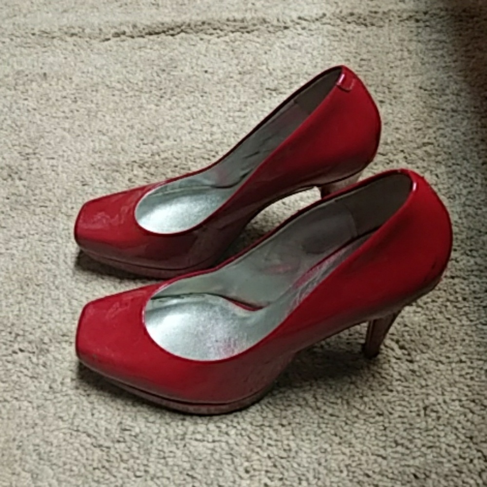 Red high heels (red hot)